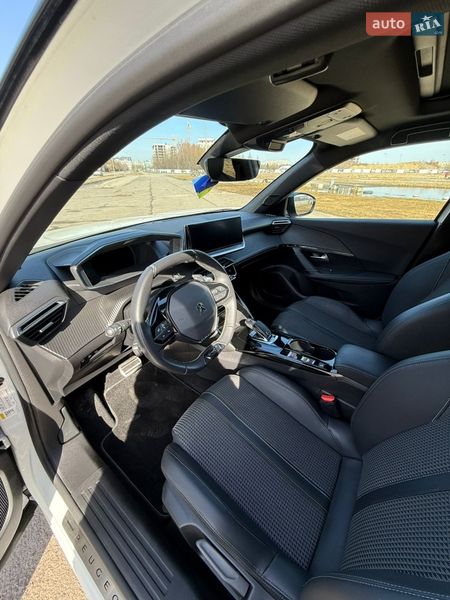 Внедорожник / Кроссовер Peugeot 2008 2020 в Львове