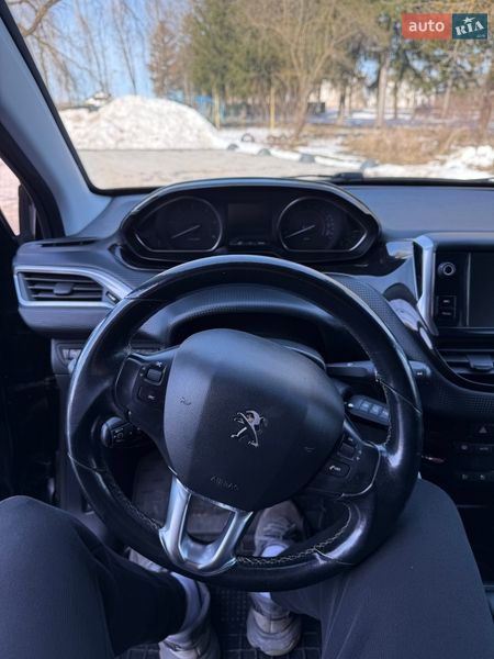 Внедорожник / Кроссовер Peugeot 2008 2017 в Тернополе