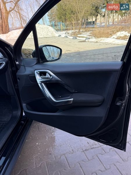 Внедорожник / Кроссовер Peugeot 2008 2017 в Тернополе