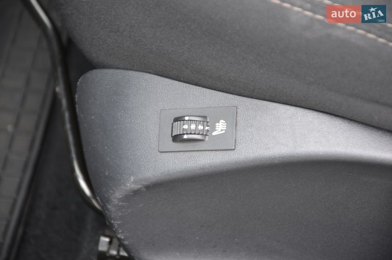 Внедорожник / Кроссовер Peugeot 2008 2016 в Киеве