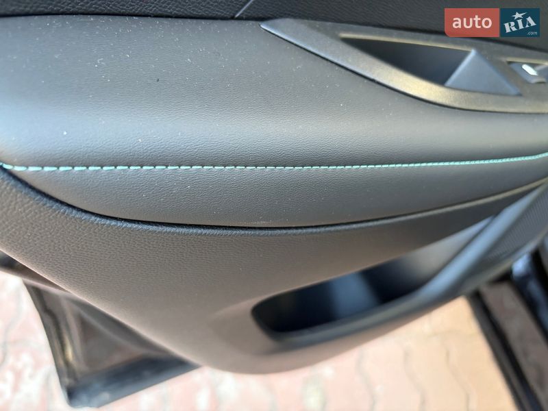 Внедорожник / Кроссовер Peugeot 2008 2021 в Киеве