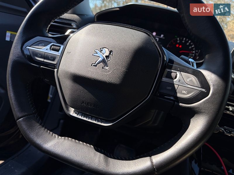 Внедорожник / Кроссовер Peugeot 2008 2021 в Киеве