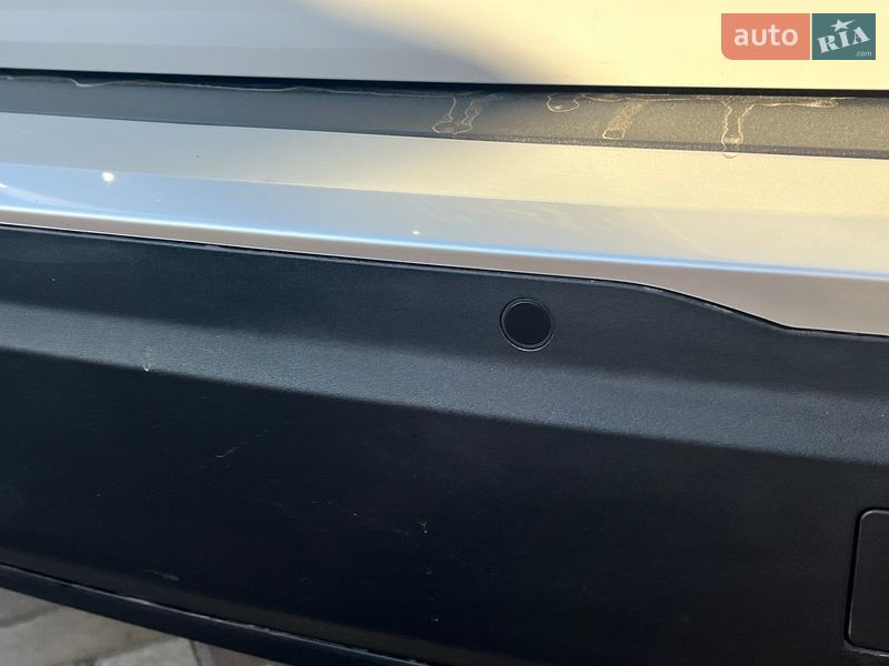 Внедорожник / Кроссовер Peugeot 2008 2020 в Киеве