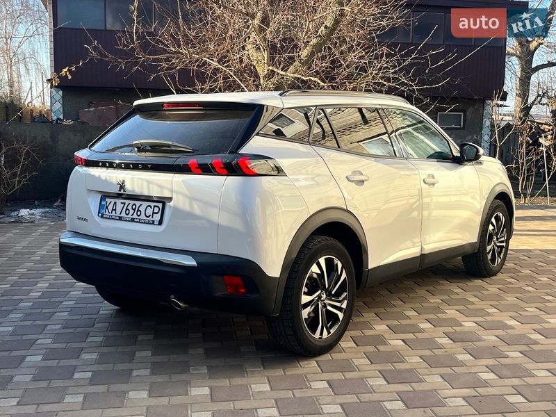Внедорожник / Кроссовер Peugeot 2008 2020 в Киеве