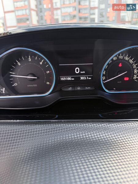 Позашляховик / Кросовер Peugeot 2008 2015 в Тернополі фото 10 Позашляховик / Кросовер Peugeot 2008 2015 в Тернополі