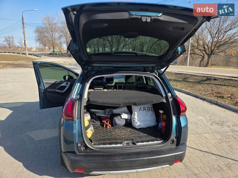 Внедорожник / Кроссовер Peugeot 2008 2016 в Запорожье