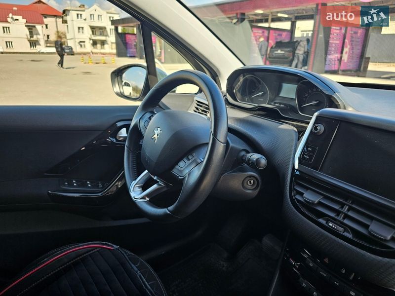 Позашляховик / Кросовер Peugeot 2008 2019 в Львові