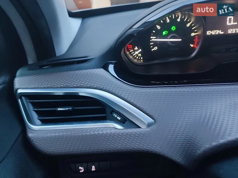 Peugeot 2008 2015 VIN VF3CUHMZ0FY119159 фото оголошення 15 з 58