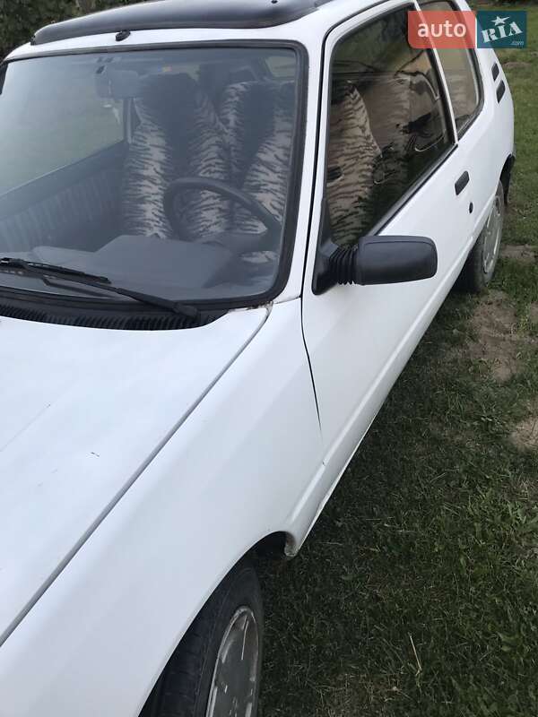 Хетчбек Peugeot 205 1988 в Яворові