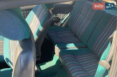 Хетчбек Peugeot 205 1988 в 