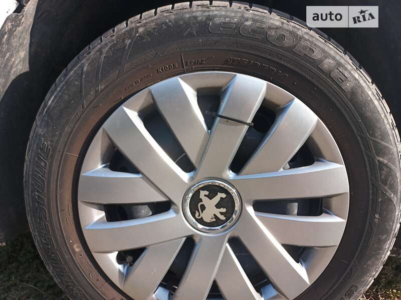 Хэтчбек Peugeot 206 plus 2011 в Львове