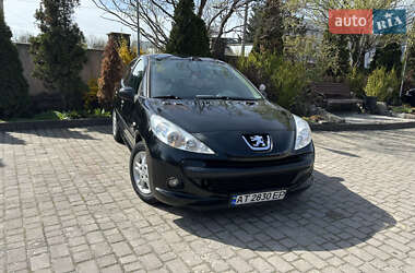 Хэтчбек Peugeot 206 plus 2011 в 