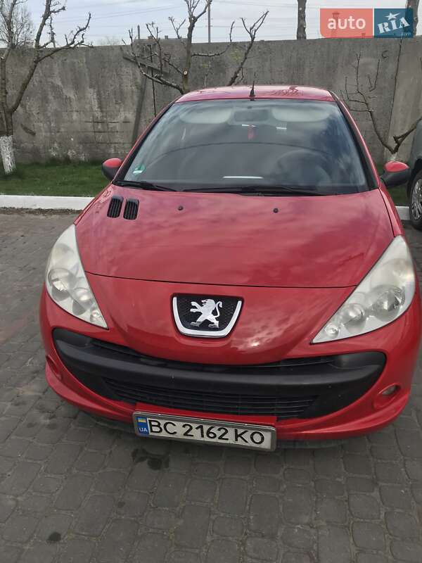 Хетчбек Peugeot 206+ 2009 в 