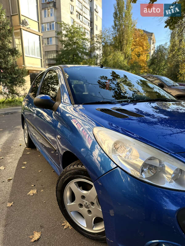Хетчбек Peugeot 206+ 2012 в Києві фото 2 Хетчбек Peugeot 206+ 2012 в Києві