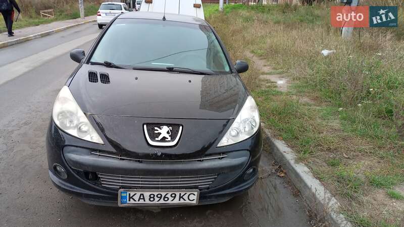 Универсал Peugeot 206 plus 2011 в  фото Универсал Peugeot 206 plus 2011 в