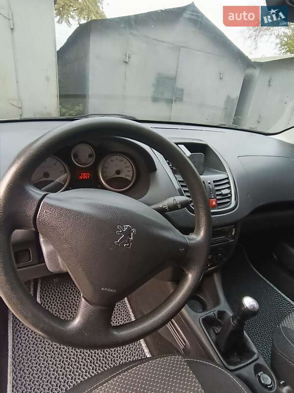 Хэтчбек Peugeot 206 plus 2010 в Запорожье фото 6 Хэтчбек Peugeot 206 plus 2010 в Запорожье