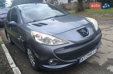 Хетчбек Peugeot 206+ 2012 в Долині