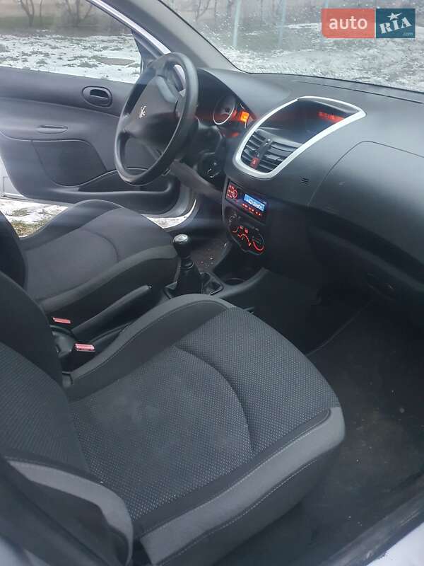 Хетчбек Peugeot 206+ 2011 в Івано-Франківську