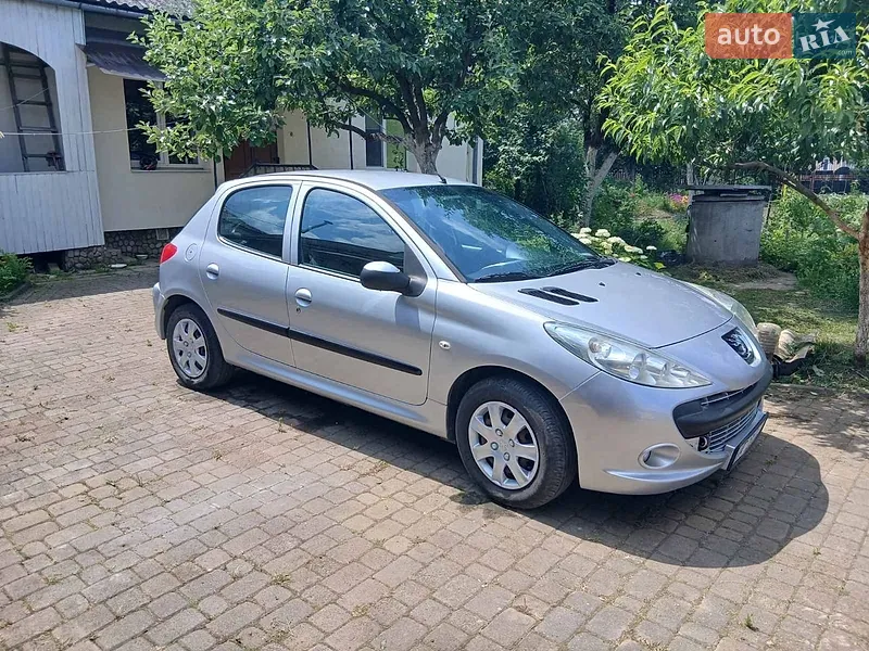 Peugeot 206+ 2011