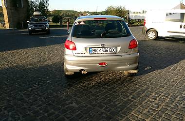 Хетчбек Peugeot 206 2001 в Рівному