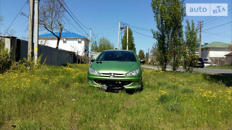 Кабриолет Peugeot 206 2004 в Белгороде-Днестровском