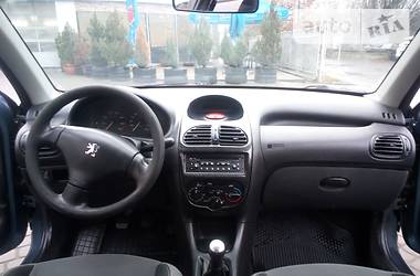 Хэтчбек Peugeot 206 2006 в Ужгороде