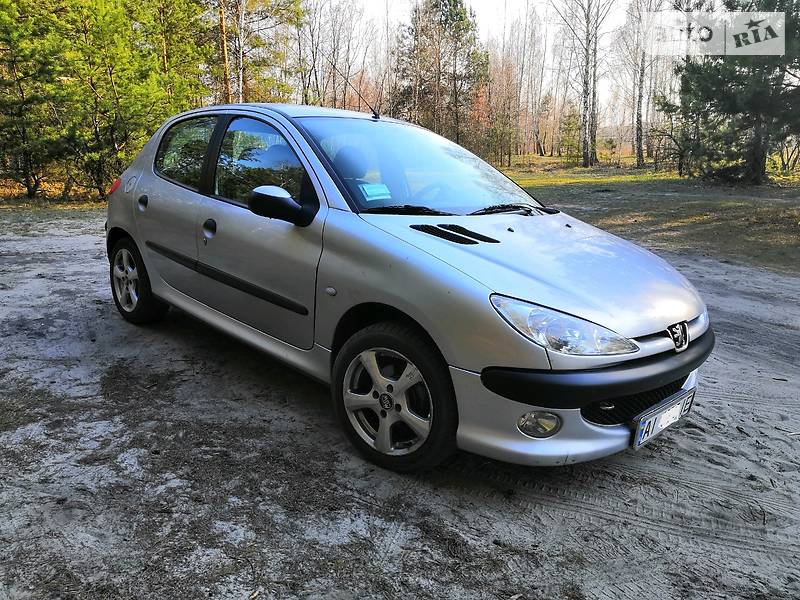 Хетчбек Peugeot 206 2000 в Києві