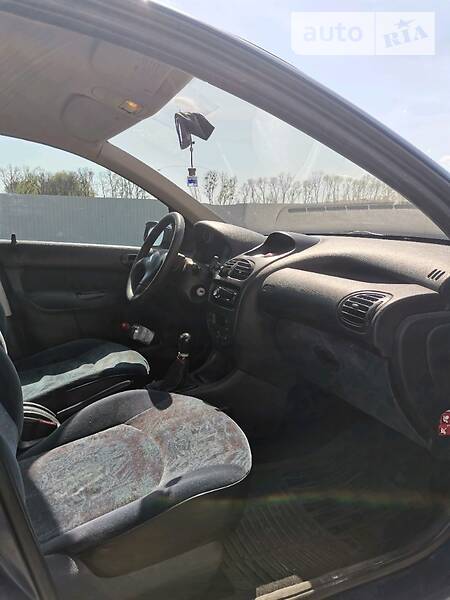 Хетчбек Peugeot 206 2001 в Києві