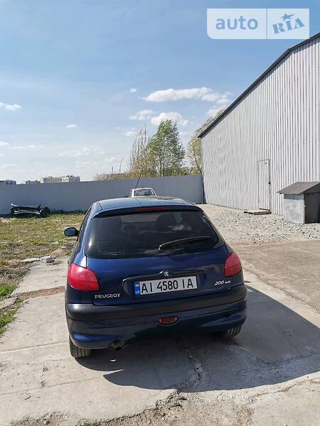 Хетчбек Peugeot 206 2001 в Києві