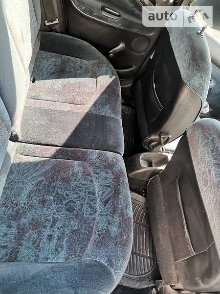 Хетчбек Peugeot 206 2001 в Києві