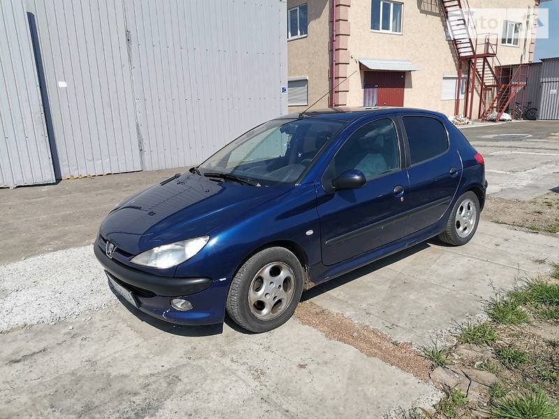 Хетчбек Peugeot 206 2001 в Києві