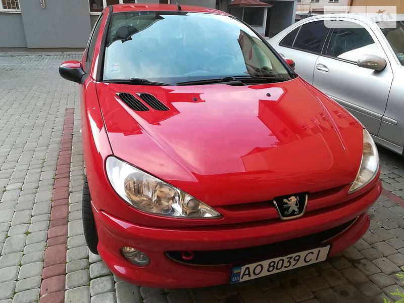 Хетчбек Peugeot 206 2008 в Мукачевому
