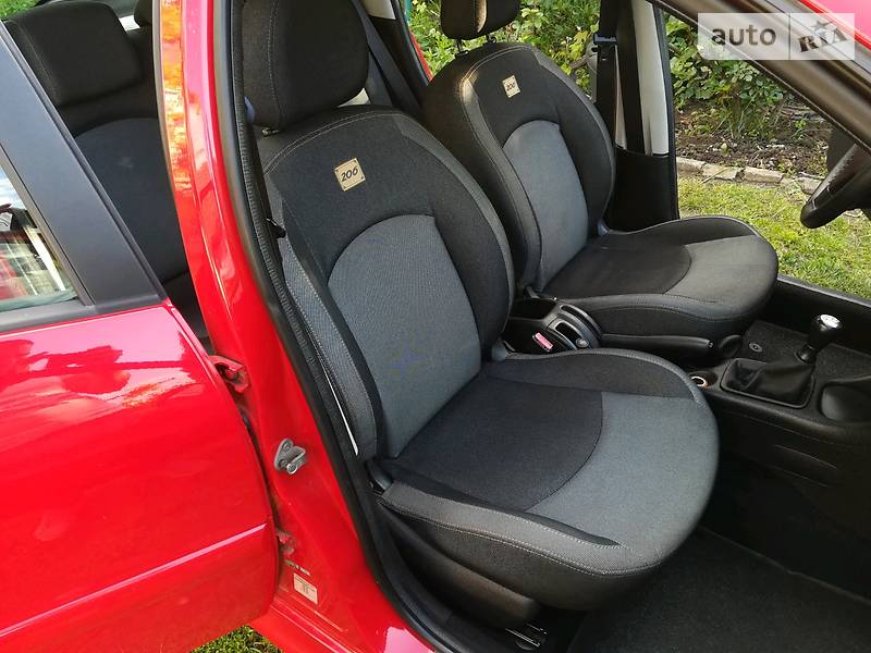 Хетчбек Peugeot 206 2008 в Мукачевому