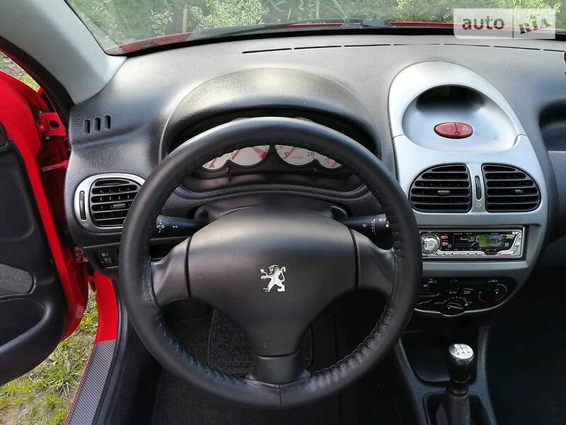 Хетчбек Peugeot 206 2008 в Мукачевому