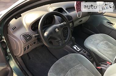 Хэтчбек Peugeot 206 2001 в Ровно