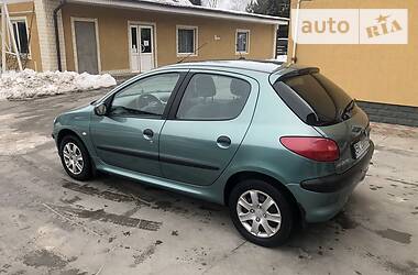 Хэтчбек Peugeot 206 2001 в Ровно