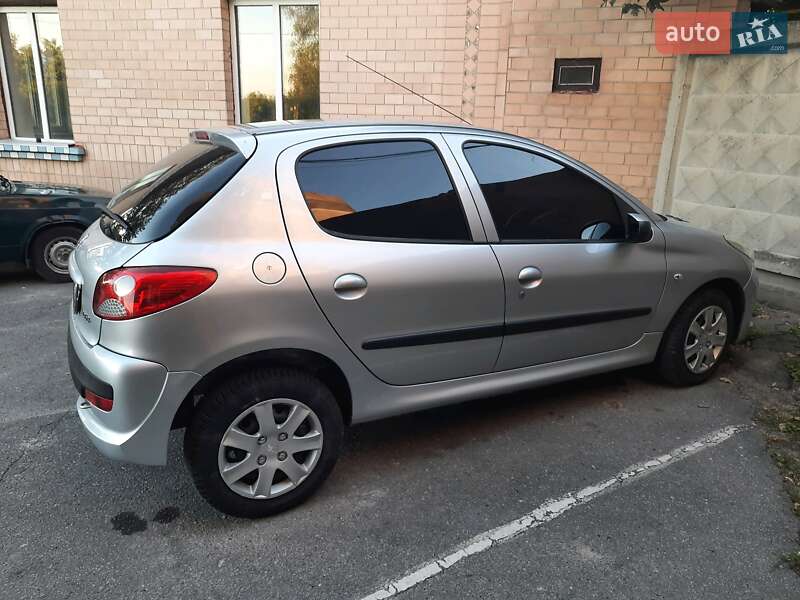 Хэтчбек Peugeot 206 2010 в Звягеле фото 10 Хэтчбек Peugeot 206 2010 в Звягеле