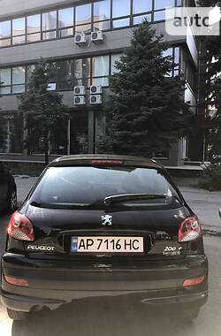 Хэтчбек Peugeot 206 2011 в Запорожье