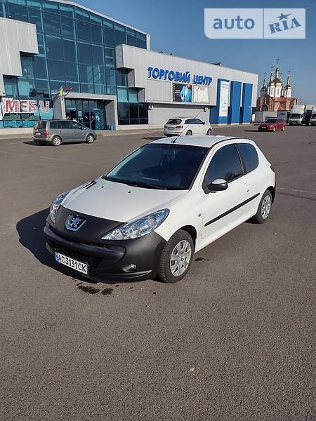 Хэтчбек Peugeot 206 2010 в Луцке