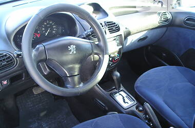 Хэтчбек Peugeot 206 2003 в Виннице