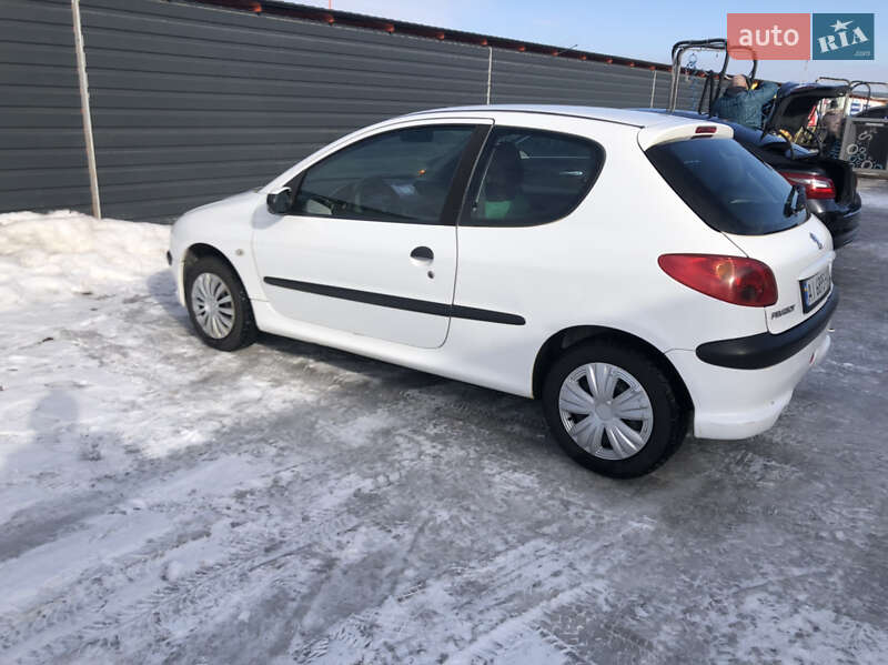 Хэтчбек Peugeot 206 2006 в Ирпене