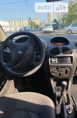 Седан Peugeot 206 2007 в Киеве