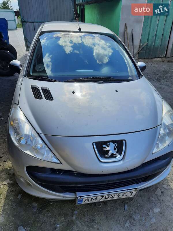 Хэтчбек Peugeot 206 2010 в Звягеле фото 6 Хэтчбек Peugeot 206 2010 в Звягеле