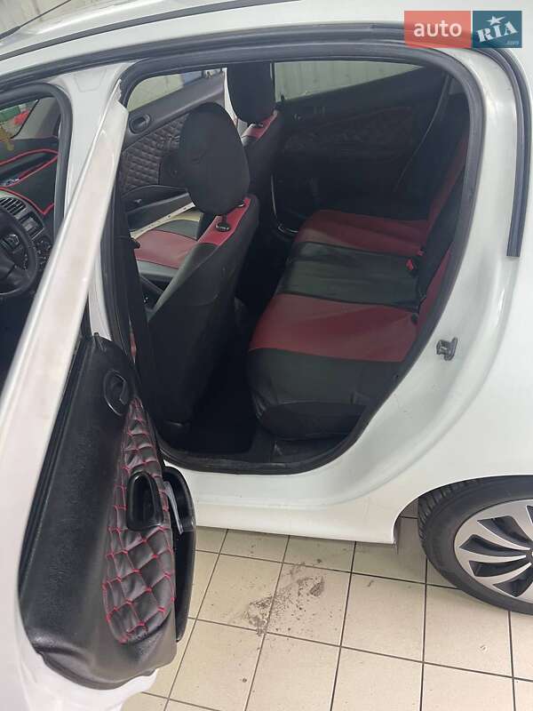 Хэтчбек Peugeot 206 2000 в Одессе фото 6 Хэтчбек Peugeot 206 2000 в Одессе