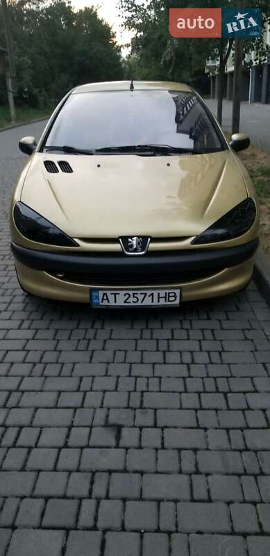 Хетчбек Peugeot 206 2002 в Івано-Франківську