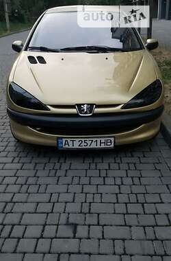 Хэтчбек Peugeot 206 2002 в Ивано-Франковске