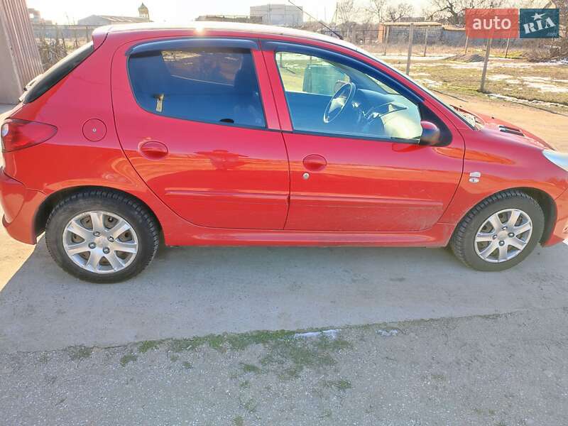 Хетчбек Peugeot 206 2011 в Одесі