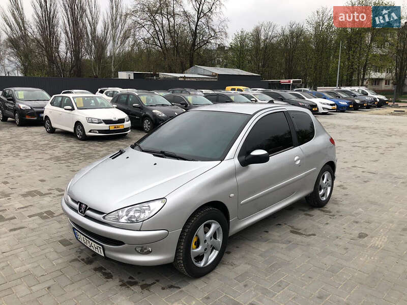 Хэтчбек Peugeot 206 2003 в Кременчуге