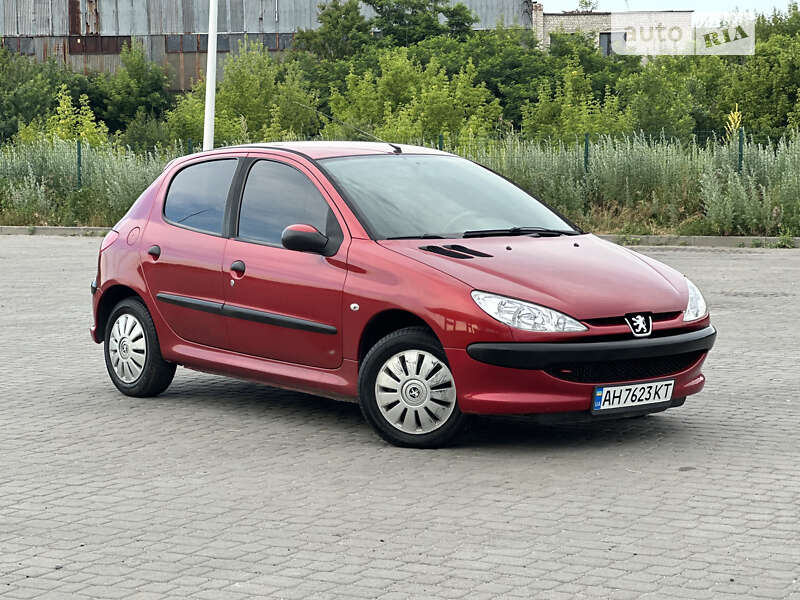 Хэтчбек Peugeot 206 2006 в 