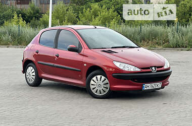 Хэтчбек Peugeot 206 2006 в 